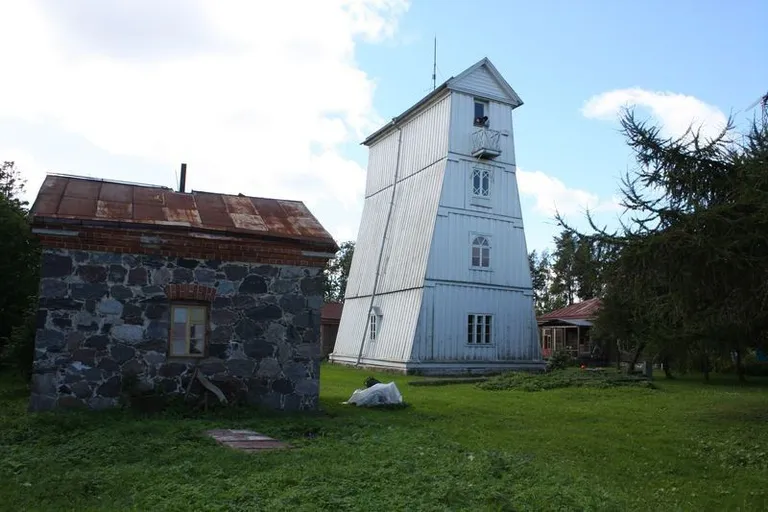 Suurupi alumine tuletorn.