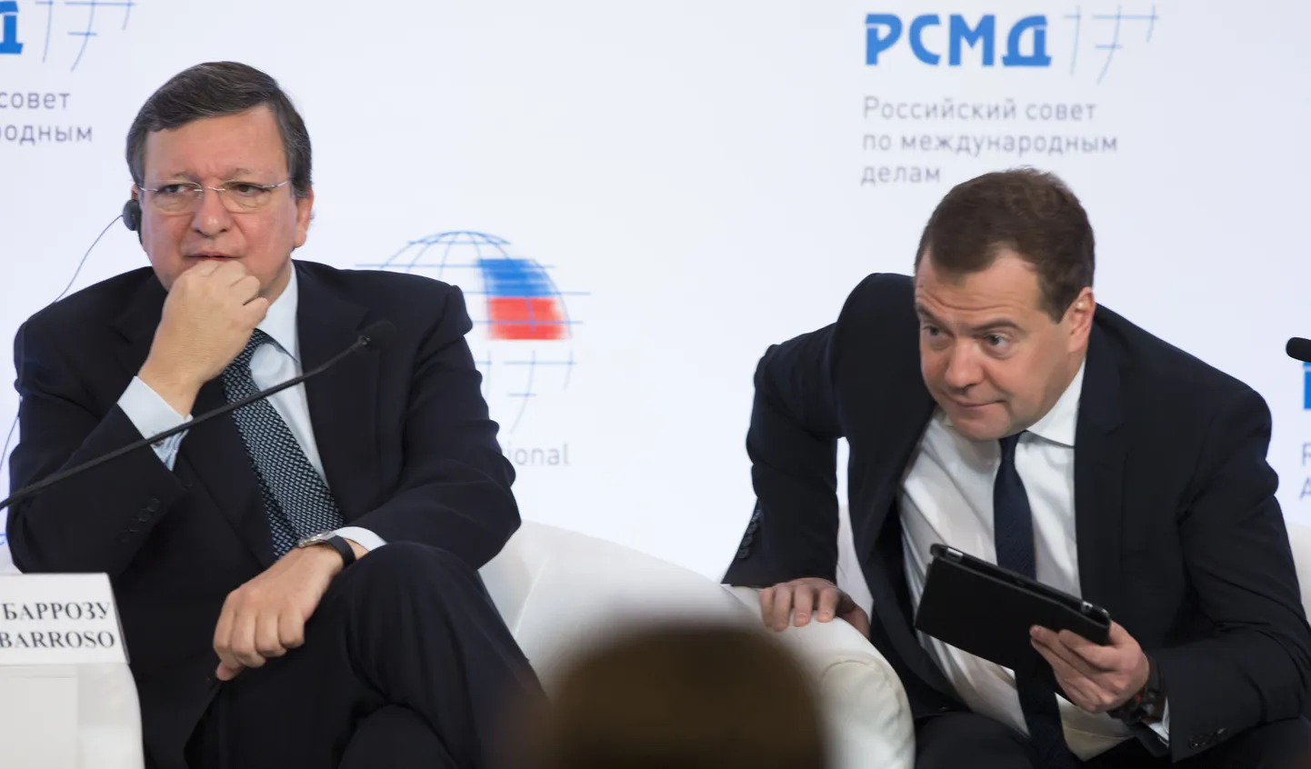 Vene peaminister Dmitri Medvedev (paremal) Euroopa Komisjoni presidendi José Manuel Barroso kõrval.