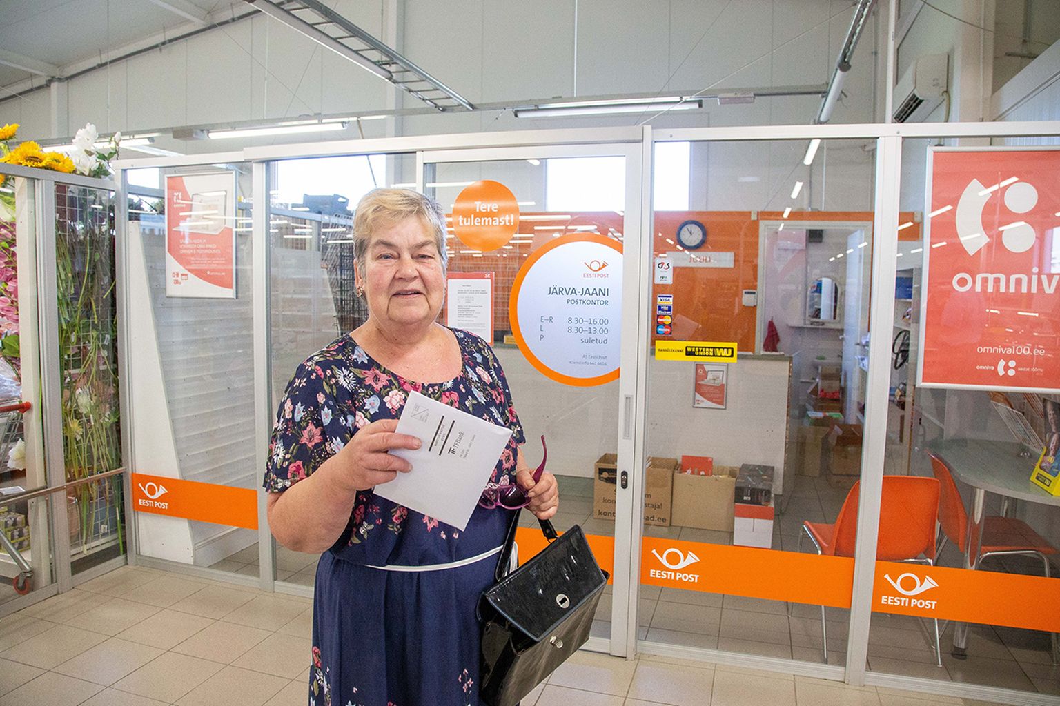 Postmarki ostma tulnud Järva-Jaani elanik Maie Bank on üllatunud, et kohalik postkontor on nüüdsest suletud. «See on ju jama!» leiab ta.