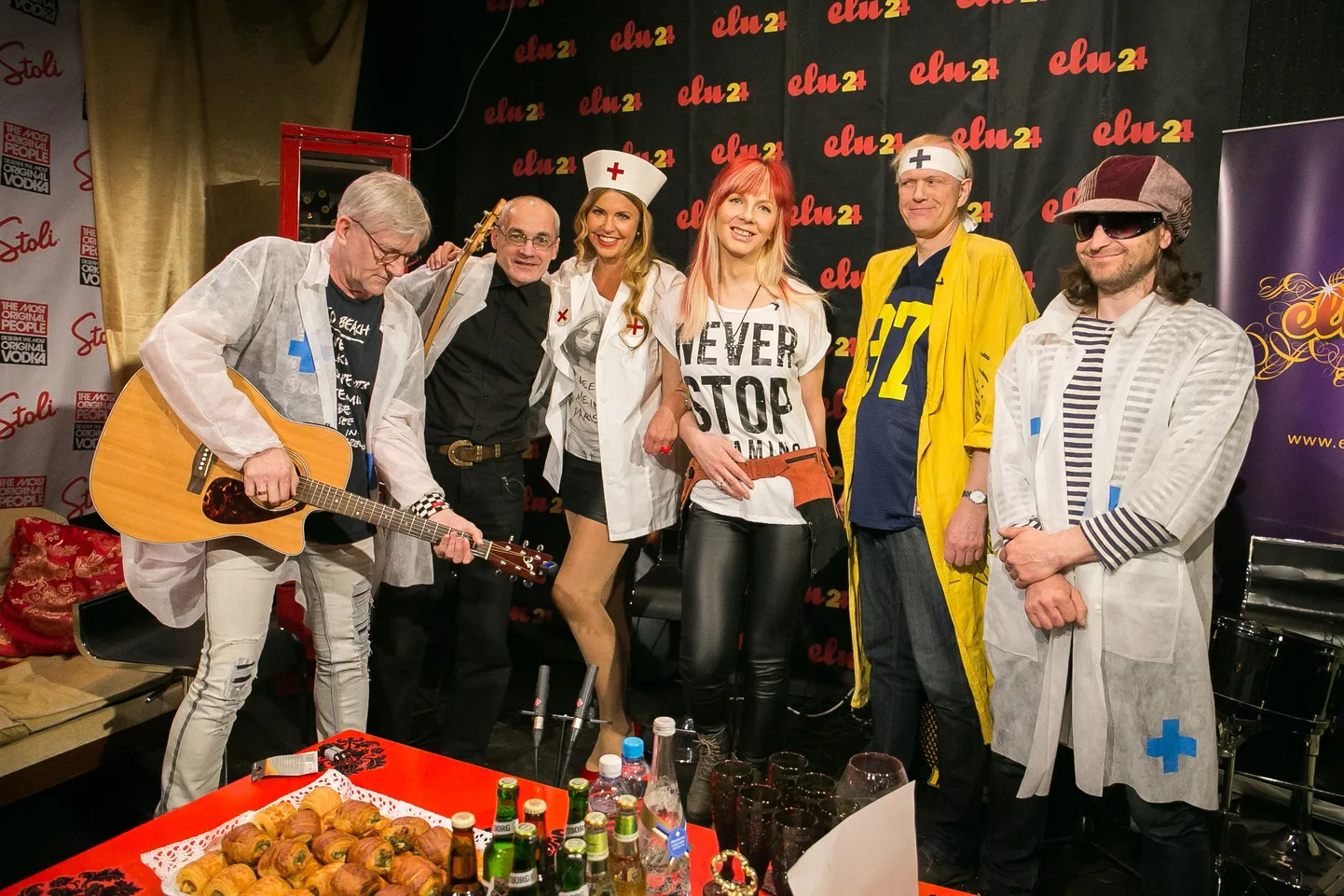 Ansambel Vanemõde 2014. aastal Elu24 stuudios.