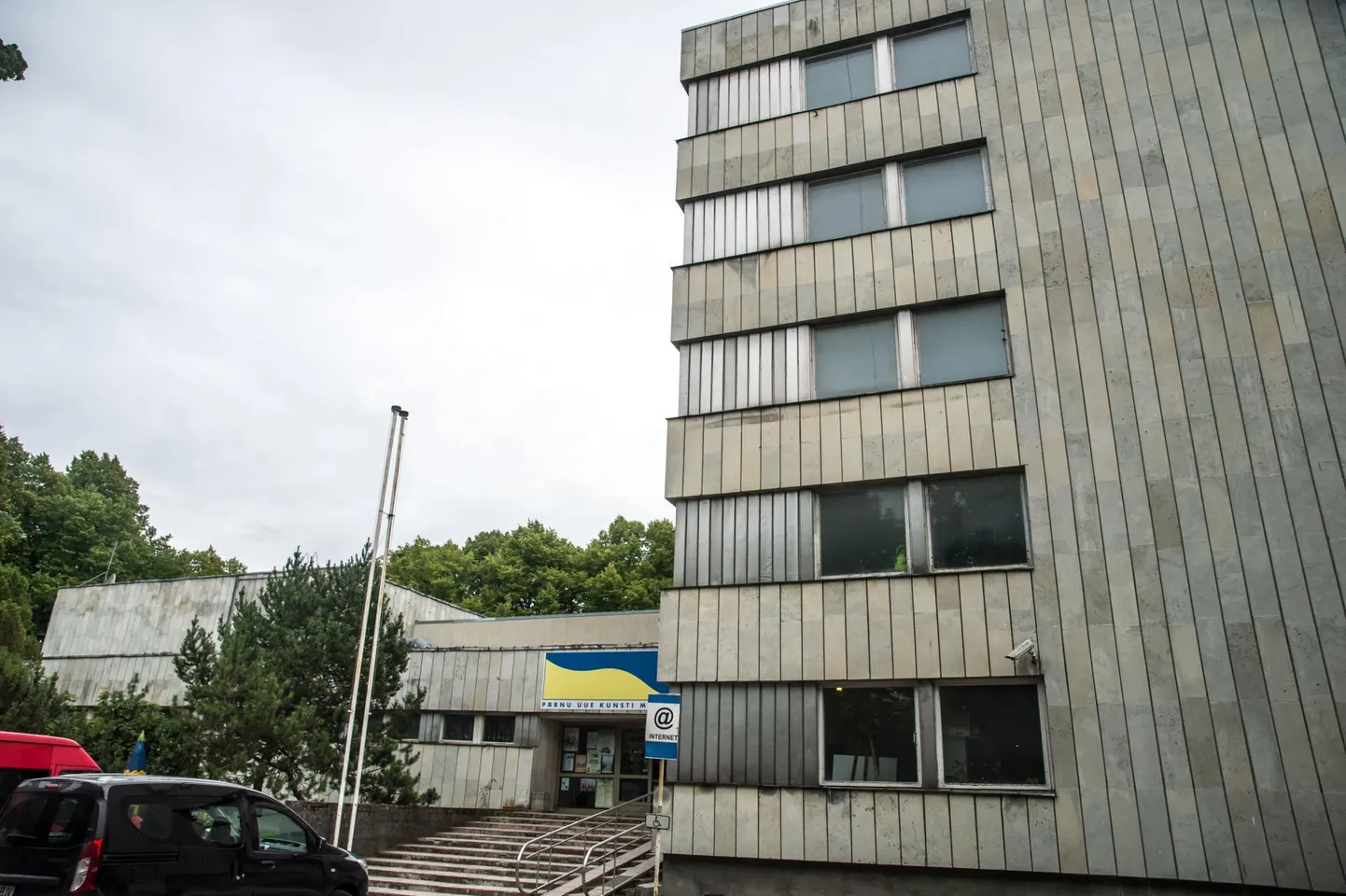 Uue Kunsti Muuseumi nõukogu plaanib augustisse rahvusvahelist ajurünnakut kunstimuuseumile parima asukoha leidmiseks Pärnumaal.