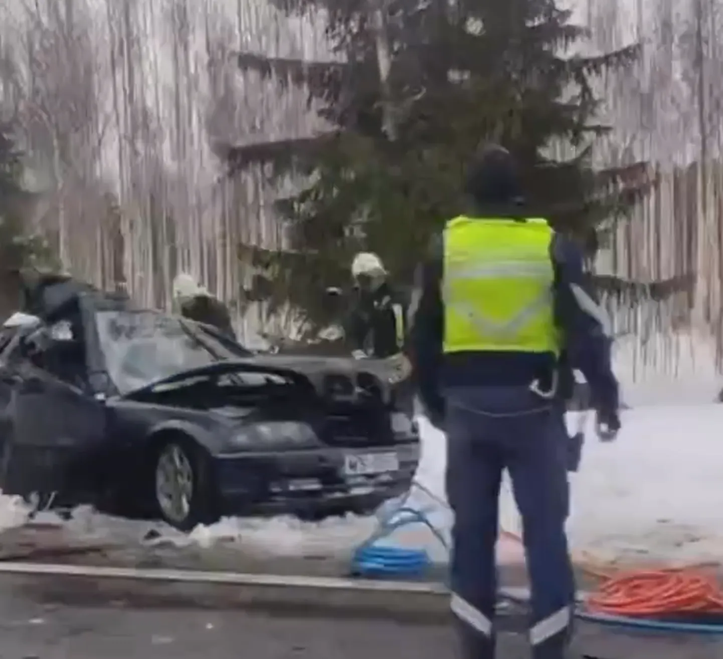 Avārijā uz Ventspils šosejas gājuši bojā divi cilvēki