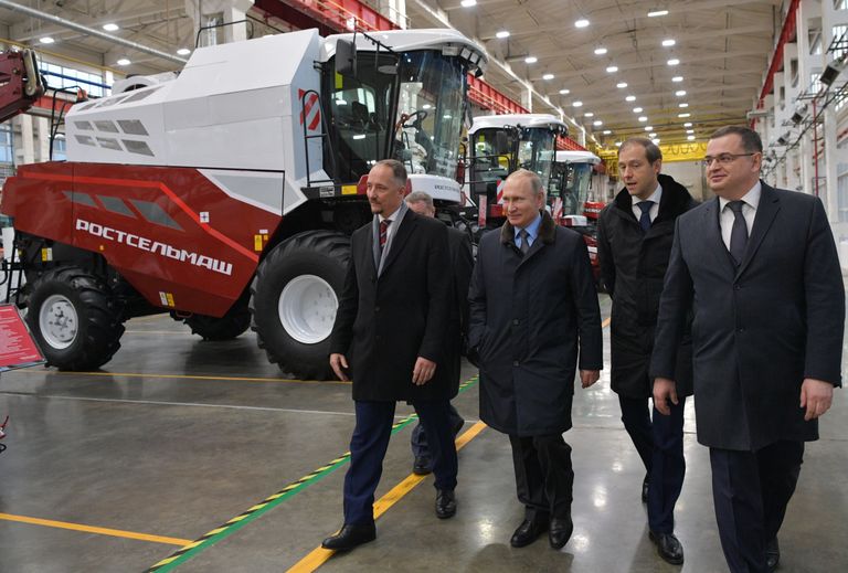 Vladimir Putin Doni äärses Rostovis, kus ta külastas põllumajandusmasinaid tootvat firmat ja istus kombainisimulaatori rooli