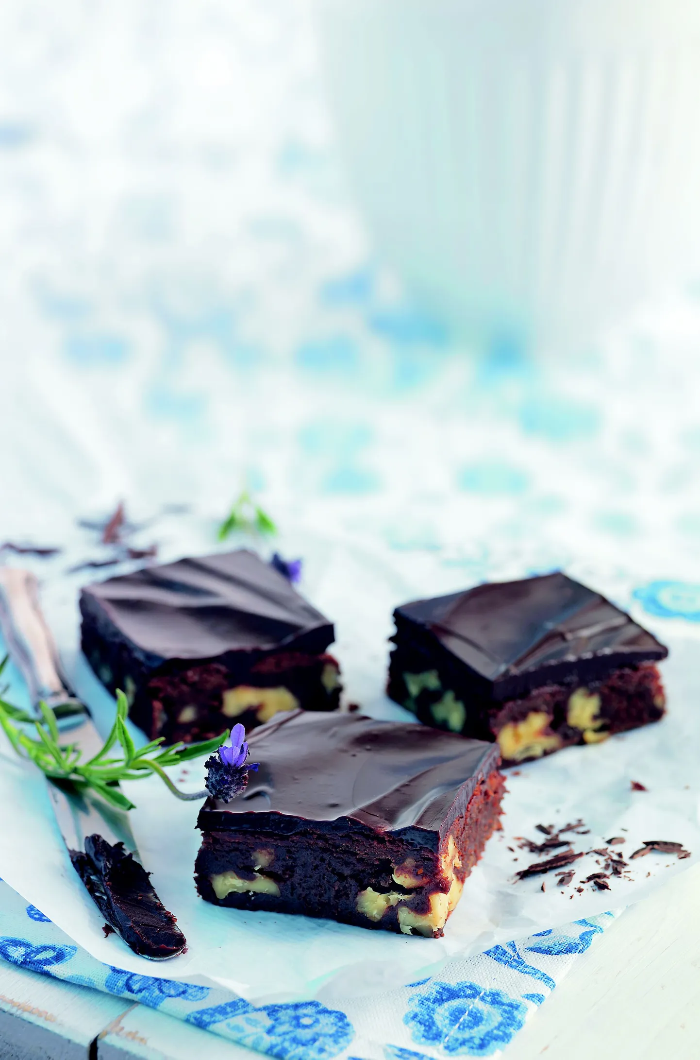 Tšilli-brownie’d šokolaadiglasuuriga.