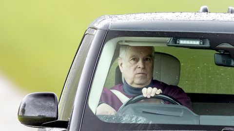 Andrew Windsor-Mountbattenit nähti salapärase naisega