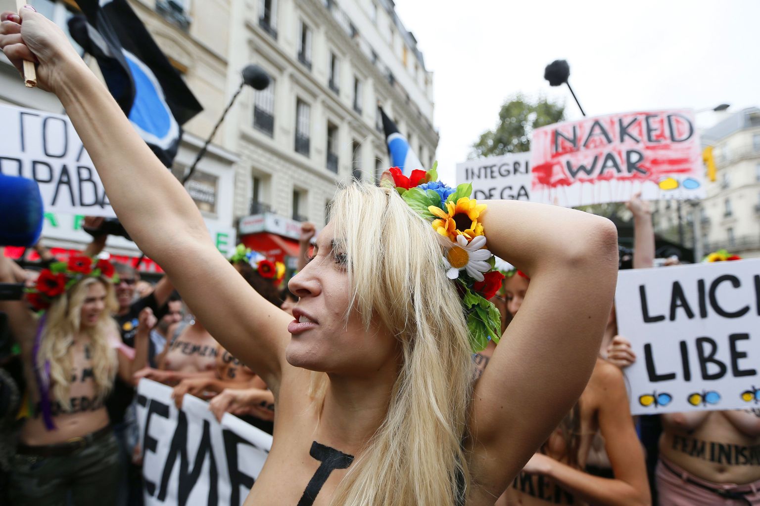 Активистка Femen.