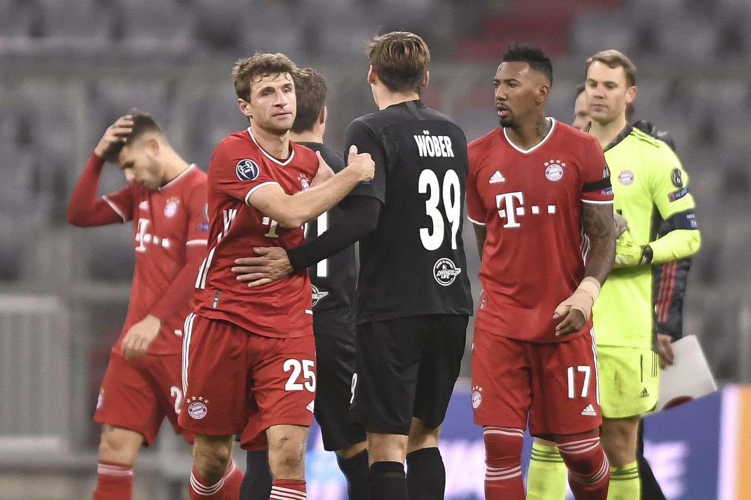 Müncheni Bayern kindlustas alagrupi võitjana pääsu kaheksandikfinaali.