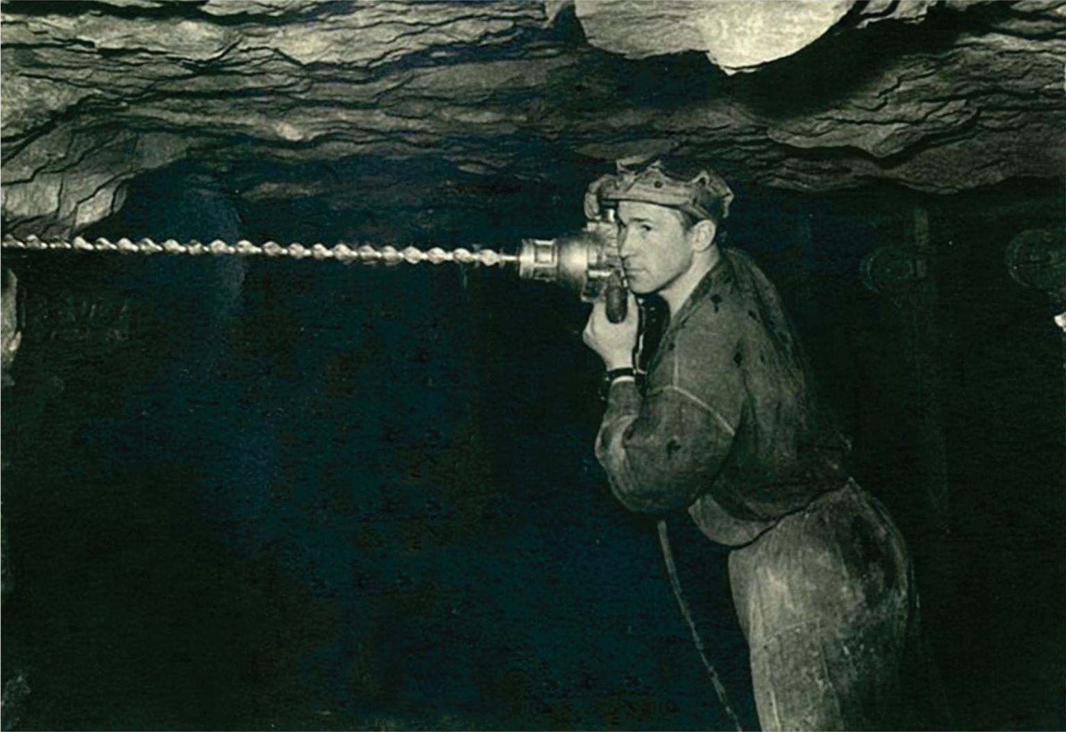 Мейнхард Реббан работал на шахте в 1955-1982 годах, большую часть времени - бурильщиком.