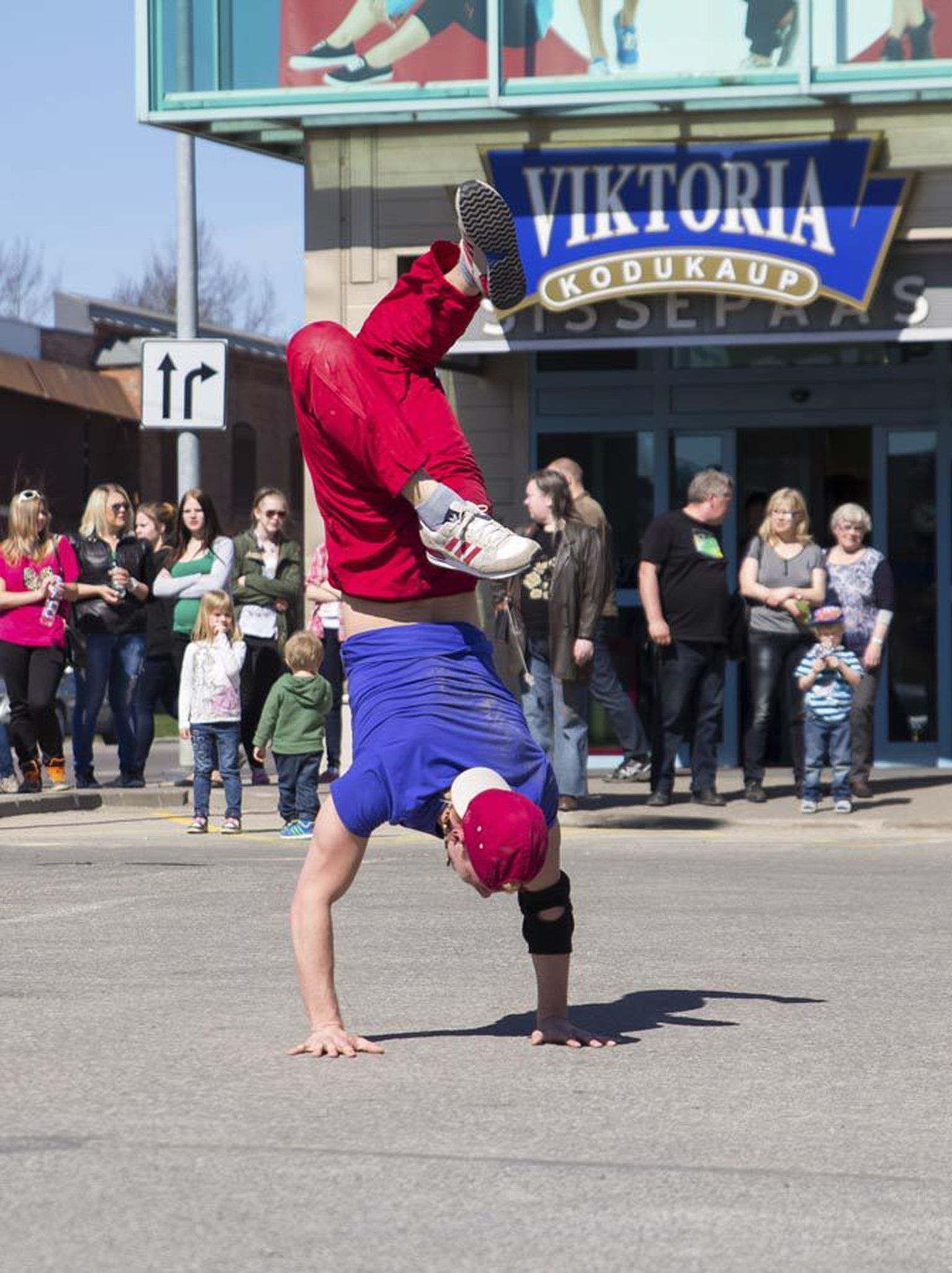 Kui mullu köitis linnarahvast tantsunädalal tants, mis tuli tänavale, siis seekord võib liikumiskunstist osa saada paljudes kultuuriasutustes.