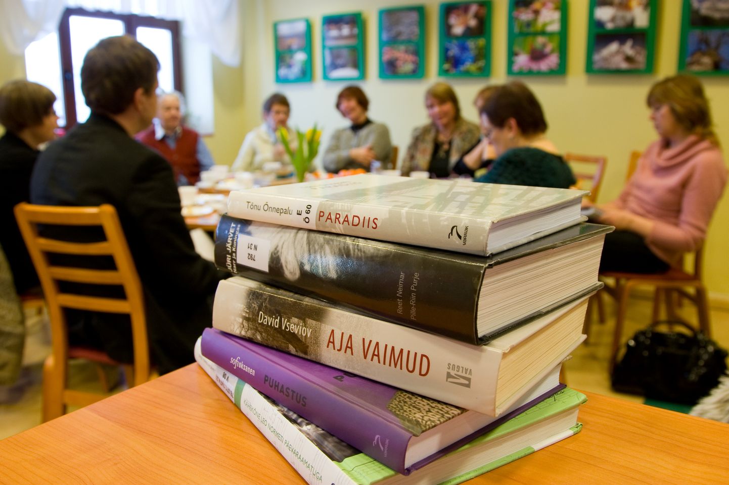 Virumaa kirjandusauhind antakse välja igal aastal nii Lääne-Virumaa kui Ida-Virumaa kultuuritegelastest koosneva žürii poolt.