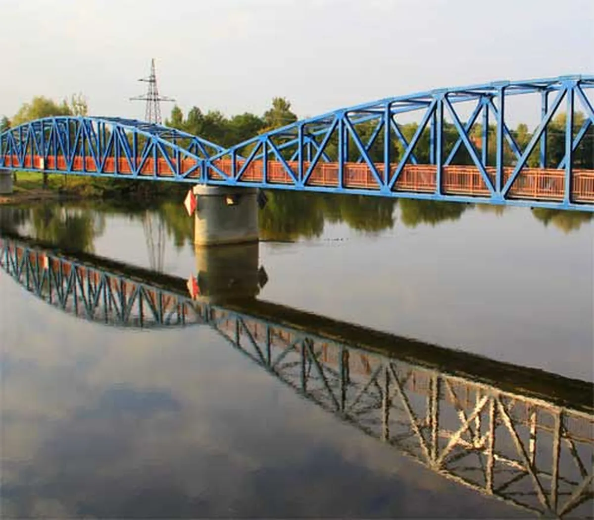Gājēju tilts