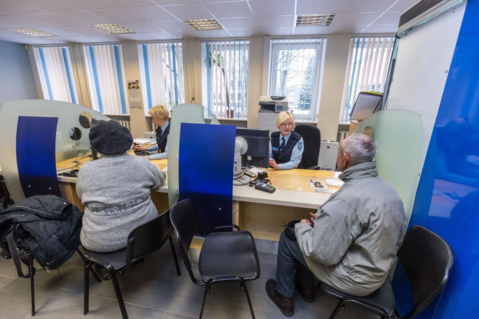 2017. aastal läks Viljandi politsei- ja piirivalveameti teenindusbüroosseViljandi politsei- ja piirivalveameti teenindusbüroosse ID-kaartide sertifikaate tulnud uuendama nii palju inimesi, et järjekord ulatus uksest välja.