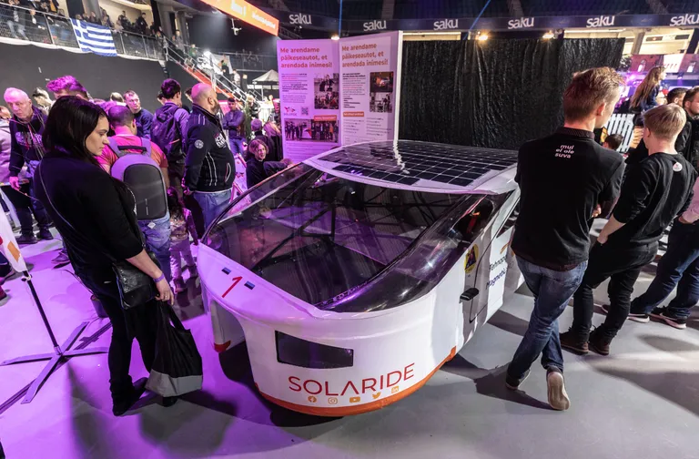 Nii nägi Solaride´i päikeseauto välja novembris toimunud robootikamessi Robotex 2022 ajal. Selline auto käis Marokos võistlemas, Austraalia jaoks ehitatakse aga uus täiustatud mudel.