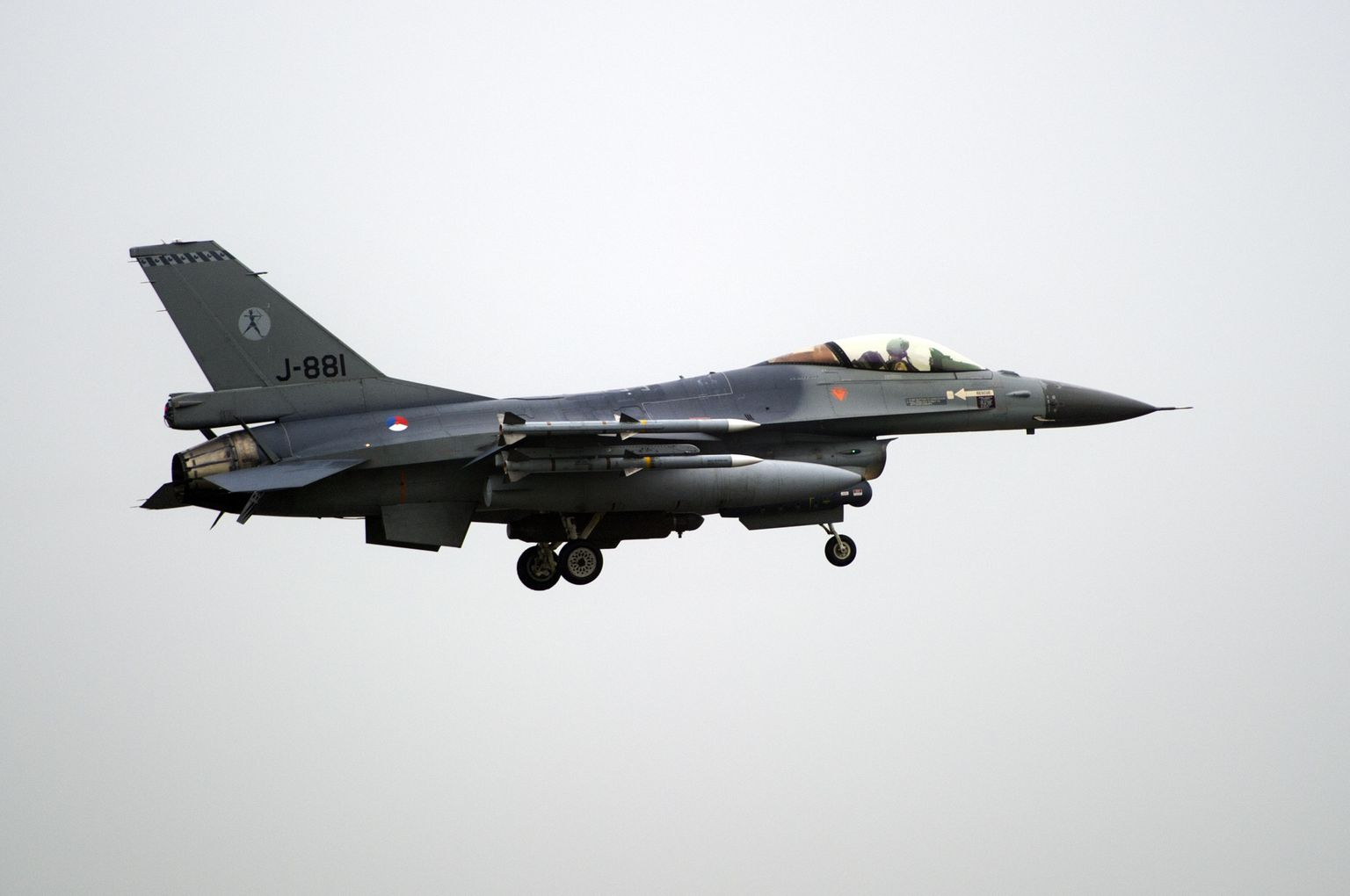 Hollandi hävitaja F16.