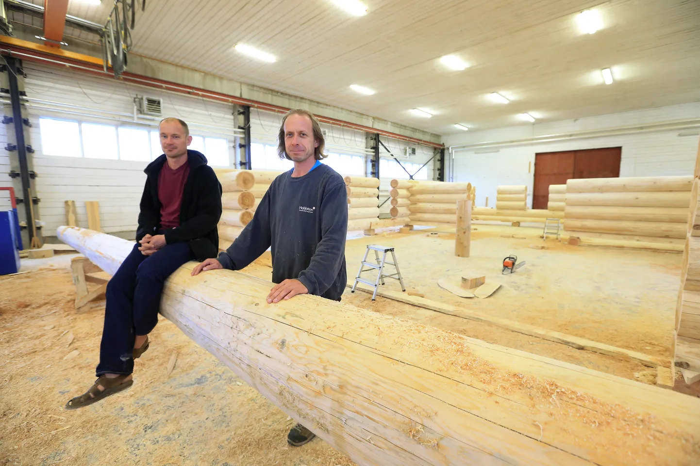 TRT03: ANDRUS PRANGLI & ANDRES UUS : RÄPINA, EESTI, 21AUG17 - 
Pildil Hobbiton Home OÜ juhatuse liikmed, tegevjuht Andrus Prangli (vasakul) ja arendusjuht Andres Uus.
ma/Foto MARGUS ANSU TARTU POSTIMEES