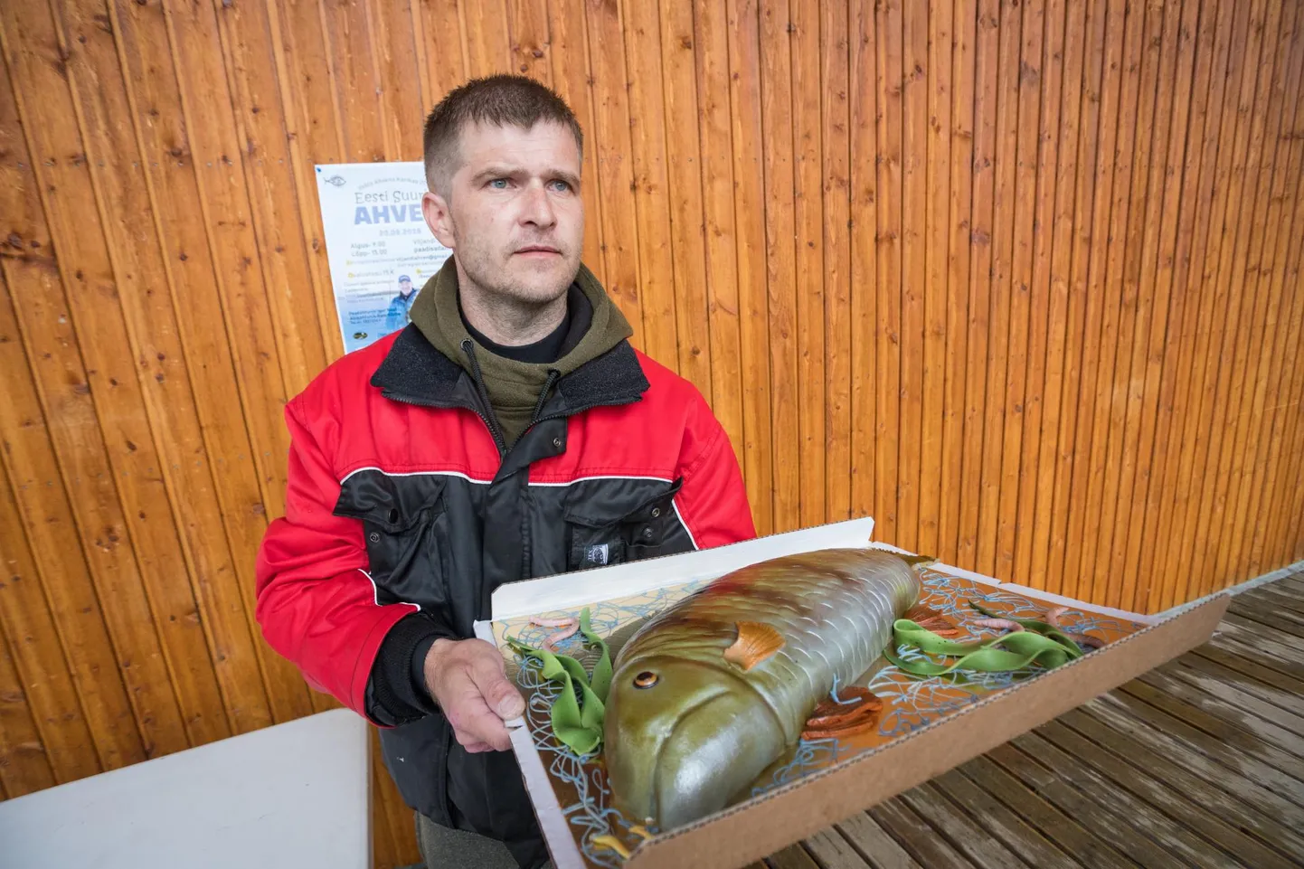 Priit Laanet sai loosi tahtel ahvenakujulise tordi.