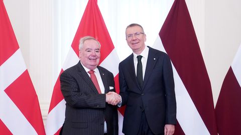 Valsts prezidents Rīgas pilī tikās ar Maltas Ordeņa lielmest