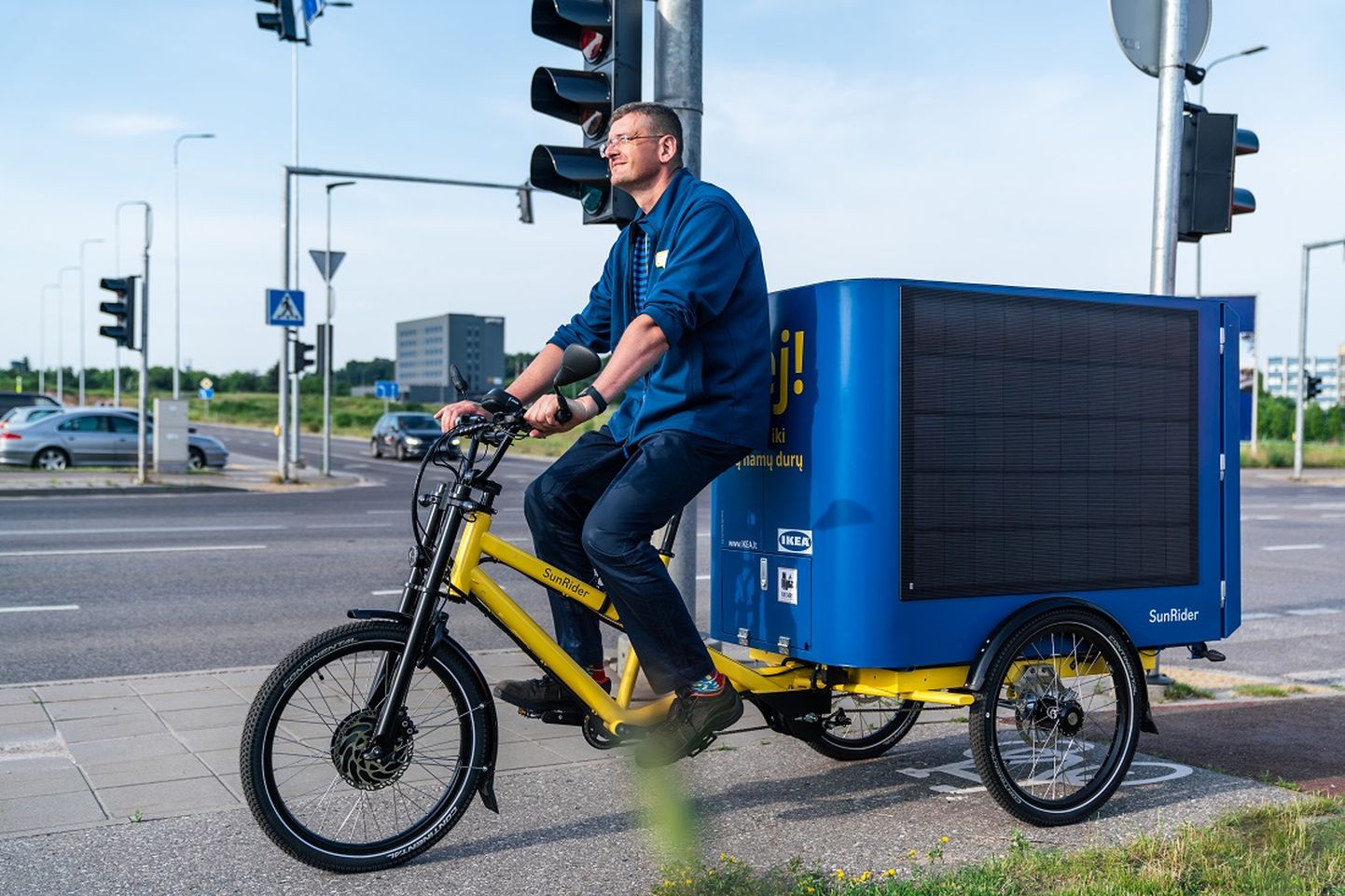 Доставка заказов из IKEA на грузовом велосипеде