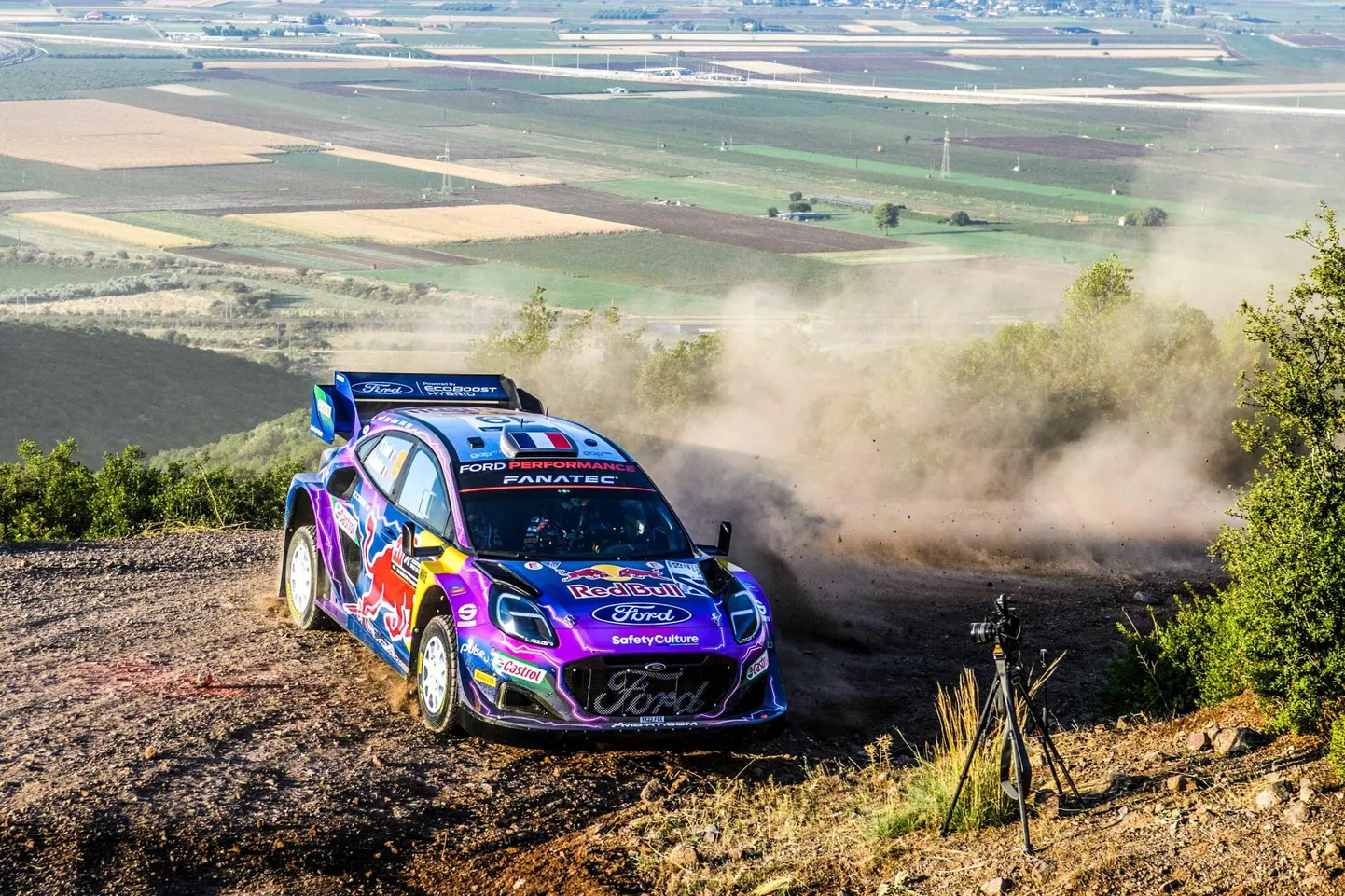Vanameister Sébastien Loeb tõestab taas, et M-Spordi Ford Pumaga kannatab võidu peale sõita küll.