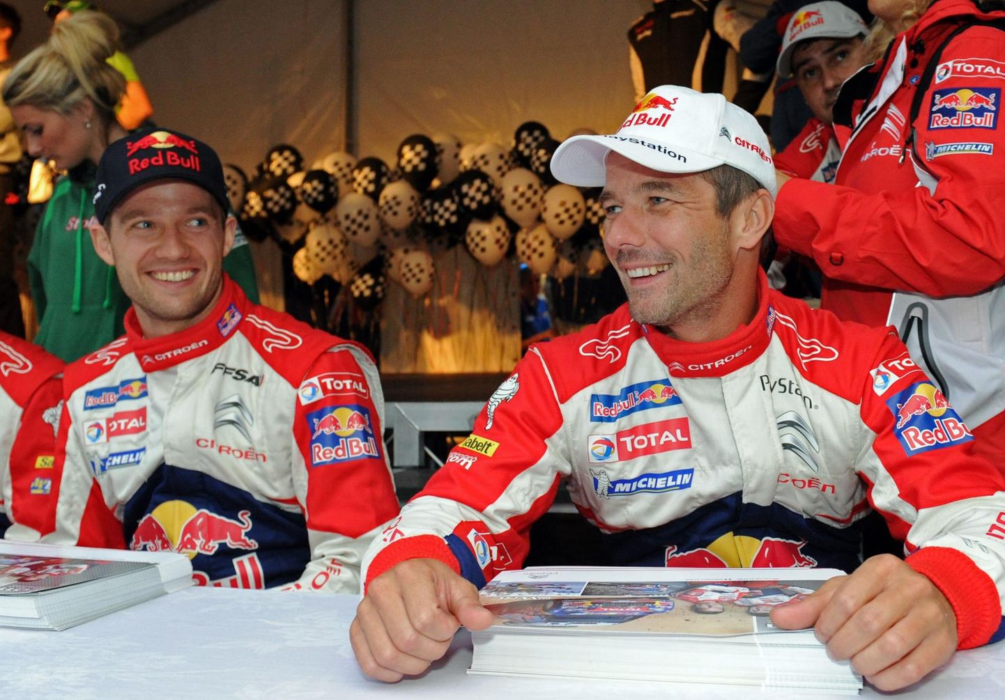 Sebastien Loebi (paremal) ja Sebastien Ogieri koostöö Citroenis ei sujunud sugugi nii naerusuiselt kui sellelt 2011. aasta pildilt paistab.