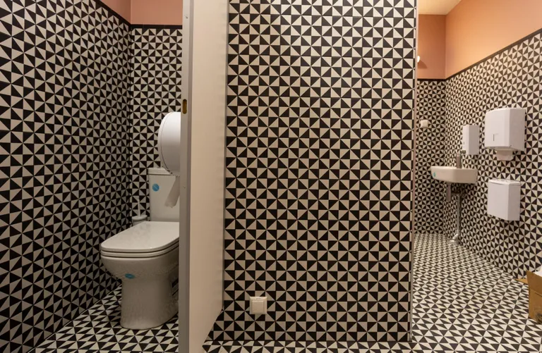 Renoveerimise käigus sai huvikool lisaks hulga wc-sid ja pesemisvõimaluse.