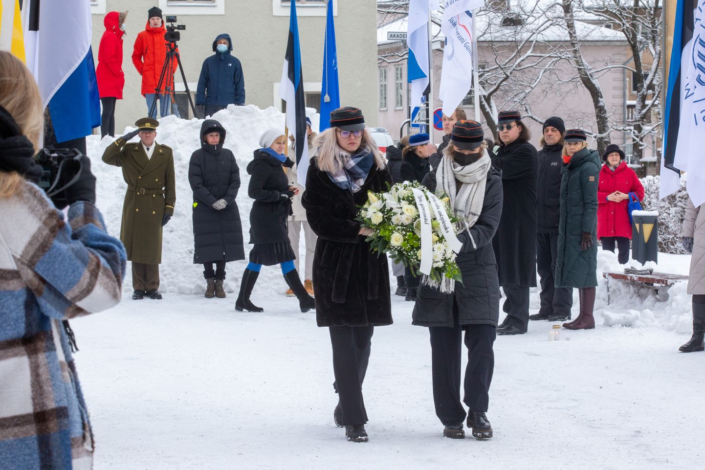 Tartu rahu aastapäeva tähistatakse traditsiooniliselt gümnasistide kõnekoosolekuga Poska gümnaasiumi juures. Sel aastal korraldab seda Miina Härma gümnaasium.