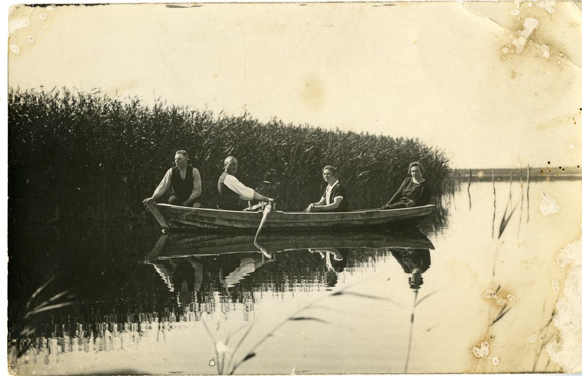 Paadisõit Väikesel väinal 1930.