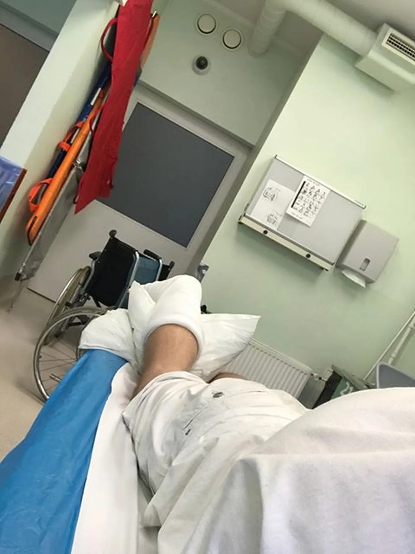 Juutuuber HDTanel ehk Tanel Lepp kukkus jala kipsi.
