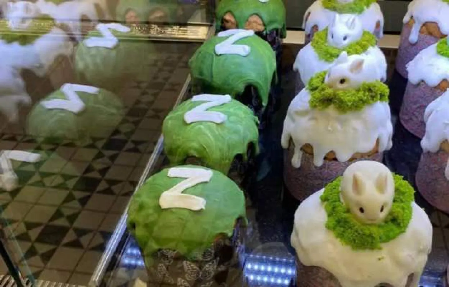 Пасхальные куличи с символом Z