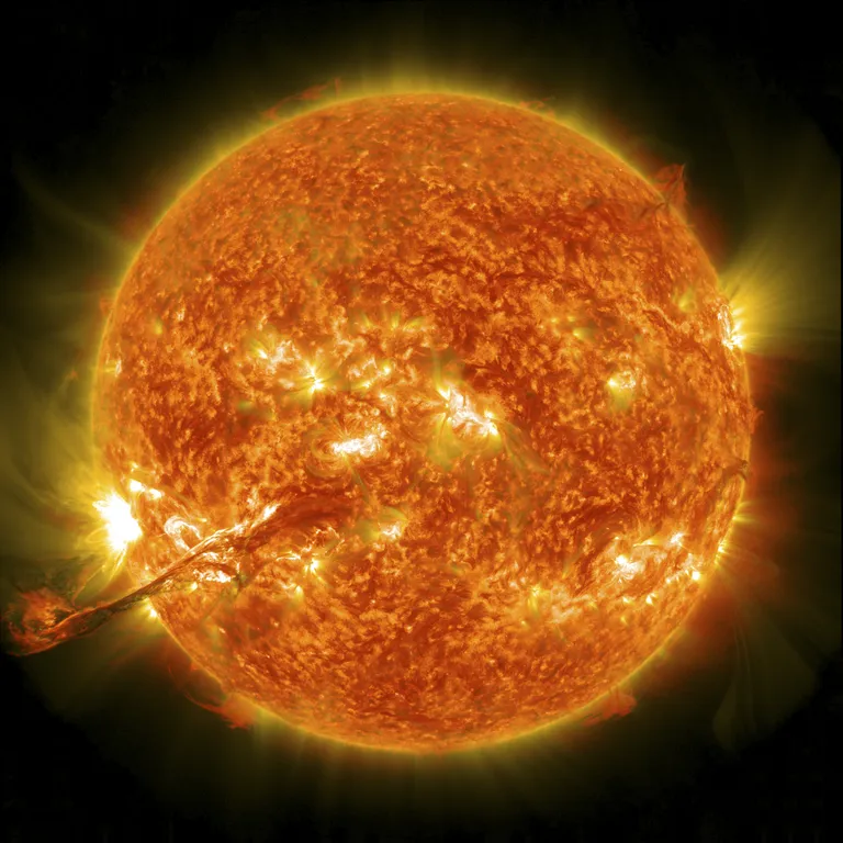 USA kosmoseagentuuri NASA  foto Päikese krooni massipurskest.