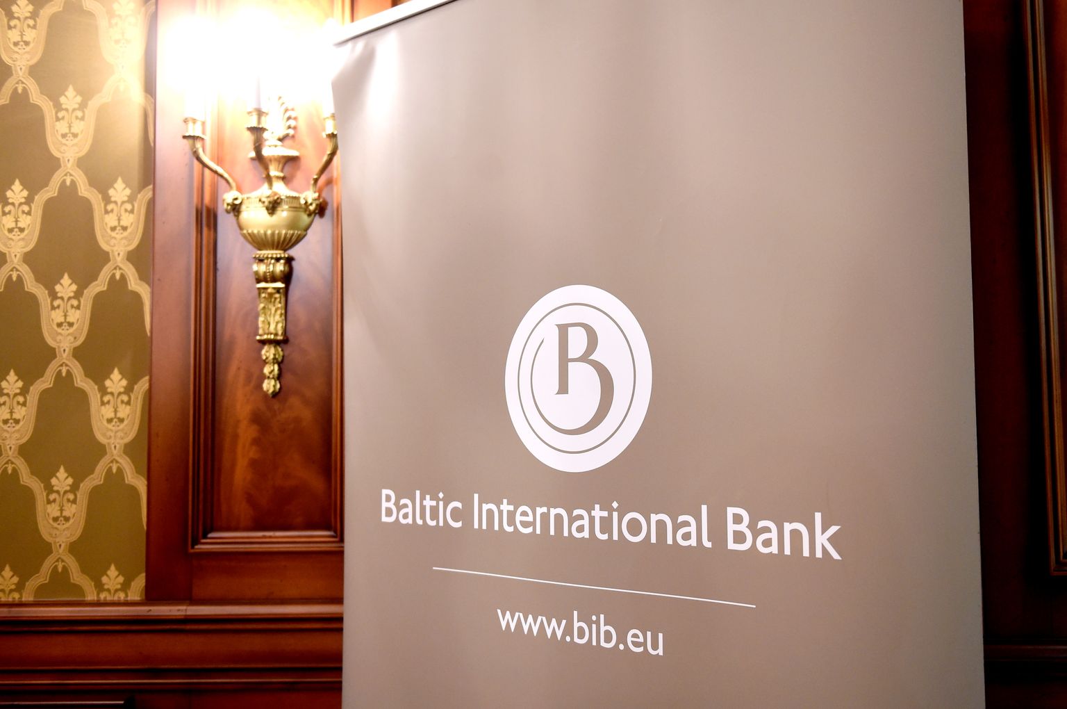 Baltic International Banki logo.