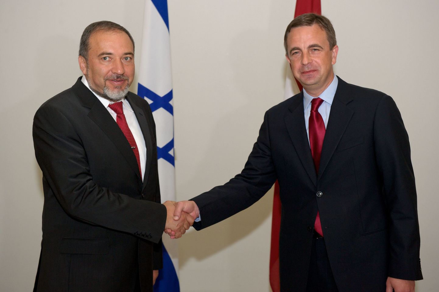 Läti välisminister Aivis Ronis (paremal) ja tema Iisraeli kolleeg Avigdor Lieberman.