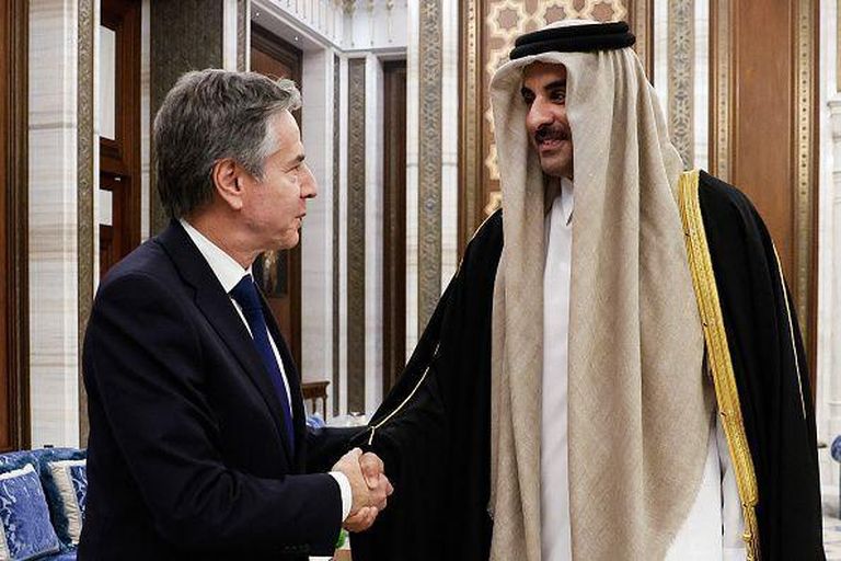 Госсекретарь США Энтони Блинкен с эмиром Катара Тамимом ибн Хамадом Аль Тани.