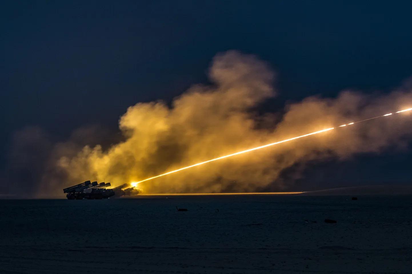 USA ja Kuveidi sõdurid demonstreerisid mitmelasulise raketiheitjat HIMARSi ühisel õppusel 2019. aastal Kuveidis.