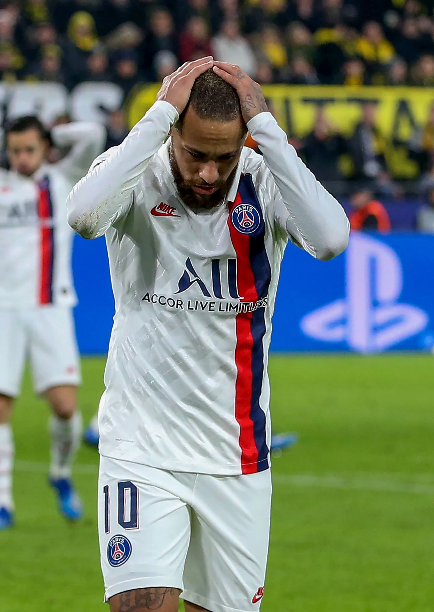 Brasillia ründetuus Neymar.