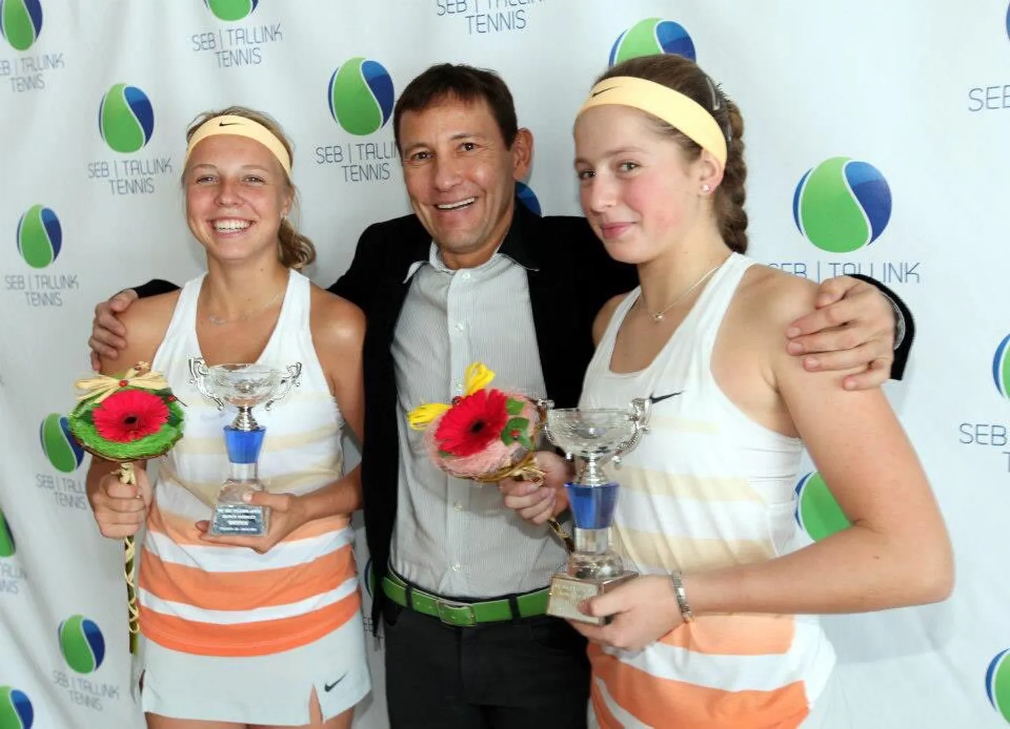 Anett Kontaveit ja Jelena Ostapenko Enn Pandiga