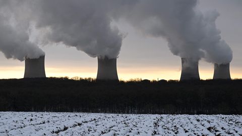 ES būs jāsamazina siltumnīcefekta gāzu emisijas par 90%