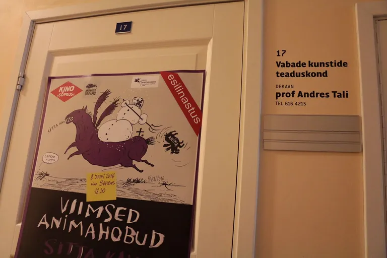 "Sitta kah!" Andres Tali kabineti uksel.