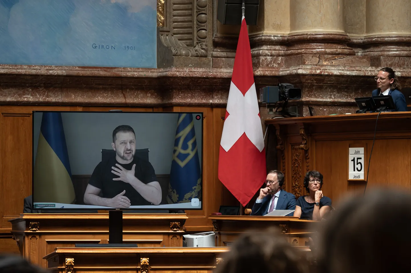 Ukraina president Volodõmõr Zelenskõi räägib video vahendusel Šveitsi parlamendiga 15. juunil 2023