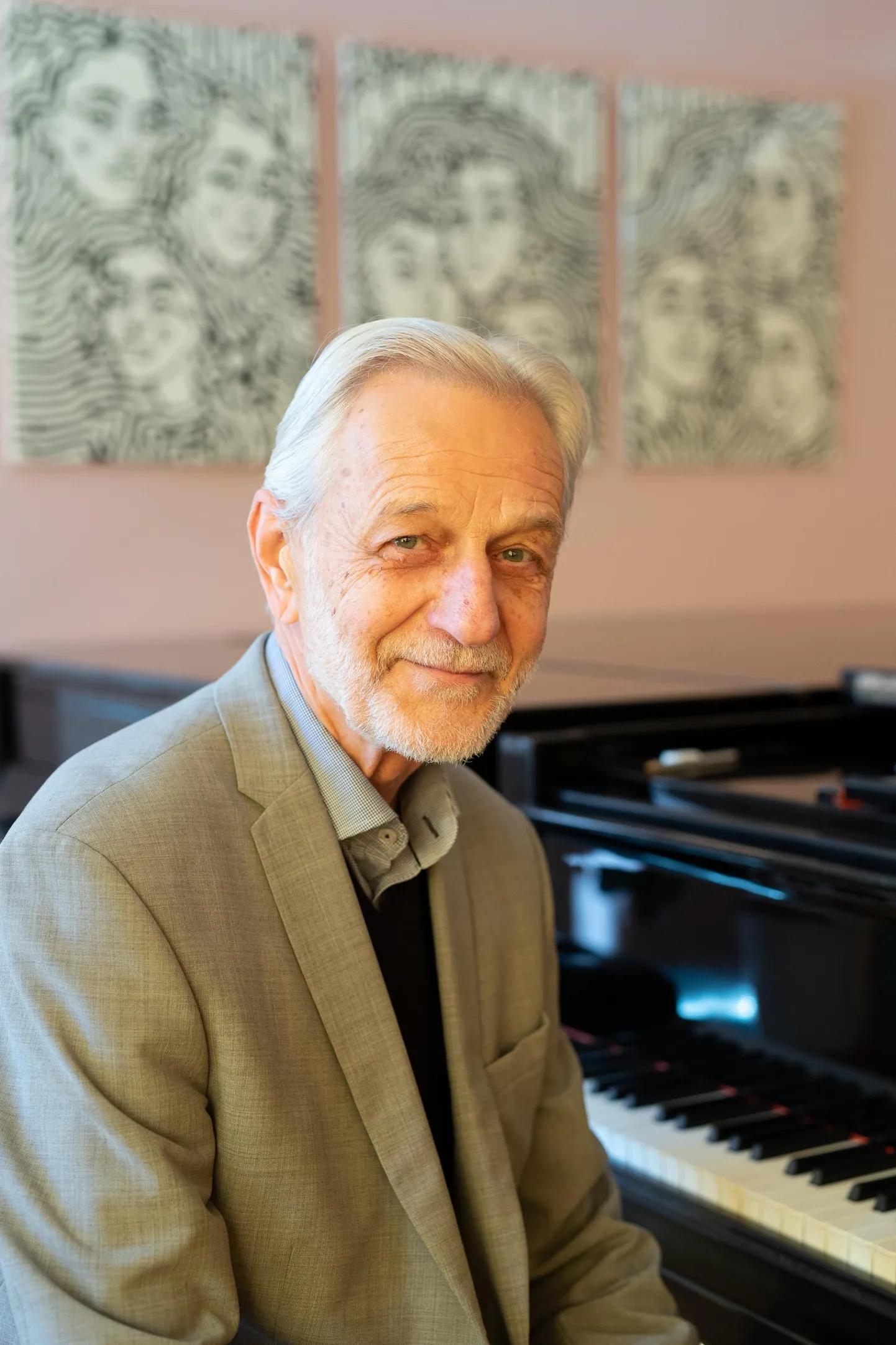 Toivo Peäske, kes noorpõlves mängis põnevusega Arvo Pärdi esimesi teoseid, interpreteerib maestro sünnipäevakontserdil tema loomingut koos Virumaa Kammerorkestriga.