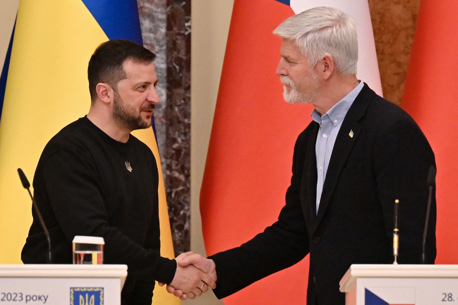 Ukrainas prezidents Volodimirs Zelenskis un Čehijas prezidents Petrs Pavels.