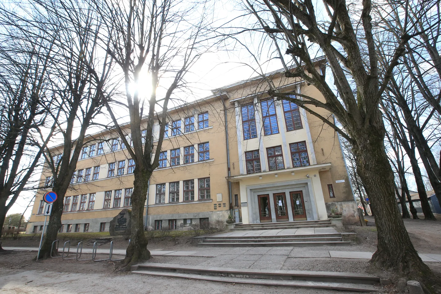 Karlova kool saab ruumikitsikuse leevendamiseks endise Tartu ülikooli haridusteaduste instituudi õppehoone aadressil Salme 1a.