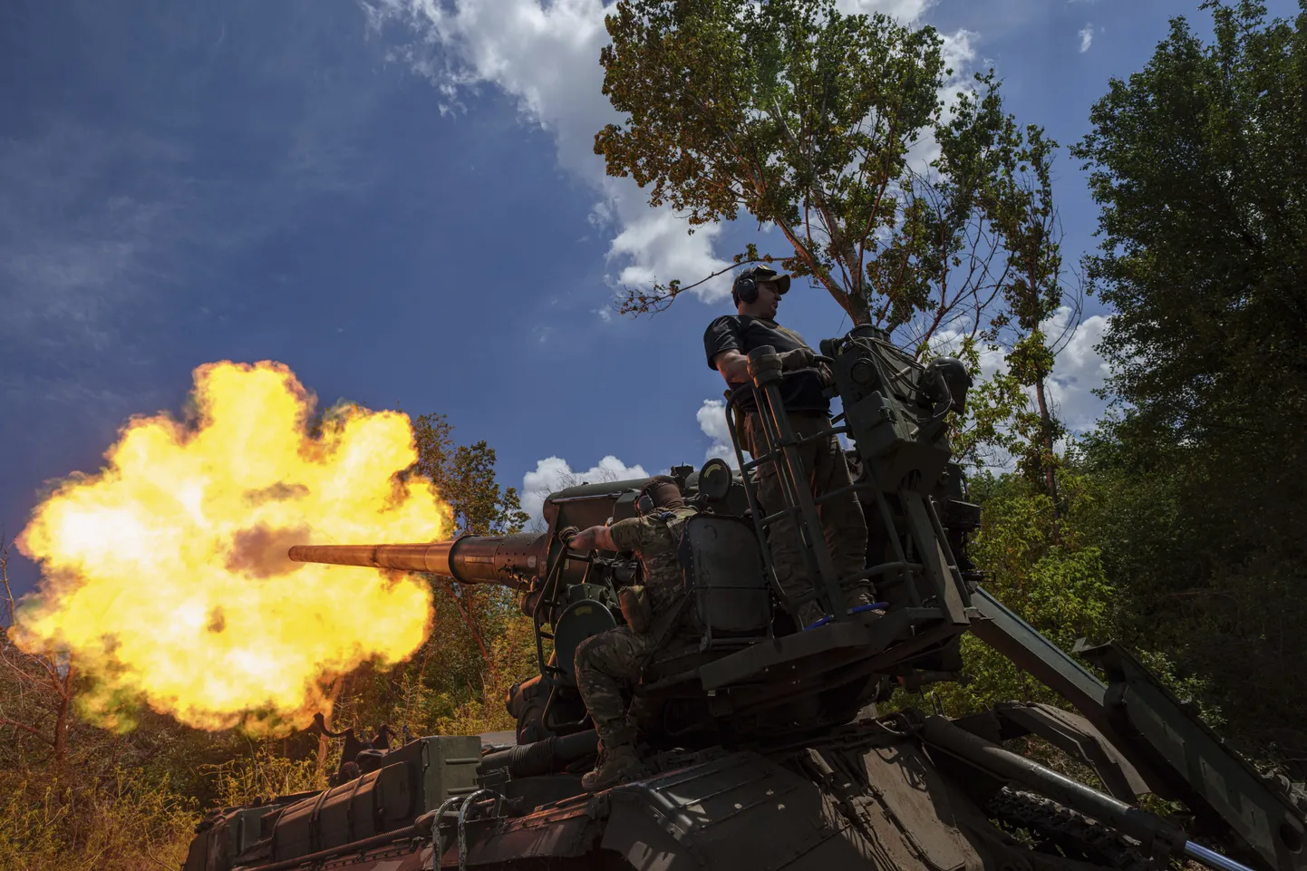 Ukraina 43. suurtükibrigaadi sõdurid Donetski oblastis rindejoonel. Foto on illustratiivne.