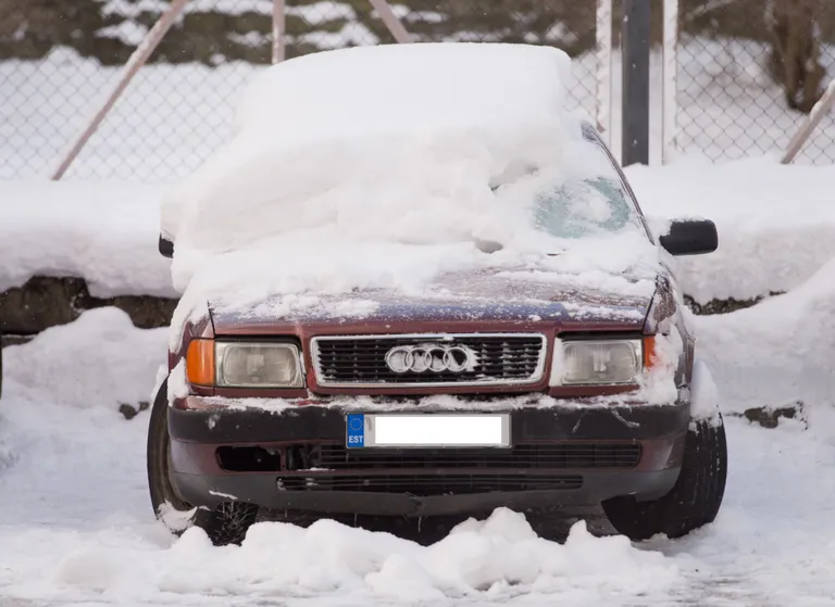 See Audi 100 kuulus 44-aastasele Viktorile, kes jäi joobes juhtimisega vahele mullu 24. aprillil ja 18. juulil. Mõlemal korral näitas alkomeeter üle kahe promilli ja kohus karistas Viktorit aastase tingimisi vangistusega.