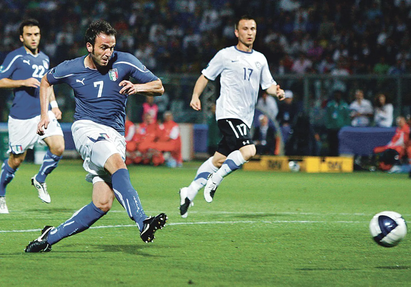 В отборочном матче ЧЕ-2012 Эстония-Италия итальянцы выиграли 0:3.