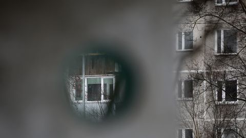 Окно в туалете и двери, которые открываются внутрь: тайны советских хрущевок