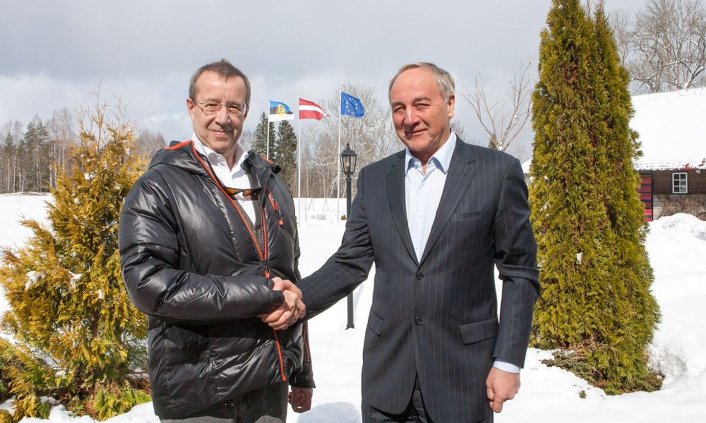 Toomas Hendrik Ilves võõrustas täna oma Ärma talus Läti president Andris Bērziņšit.