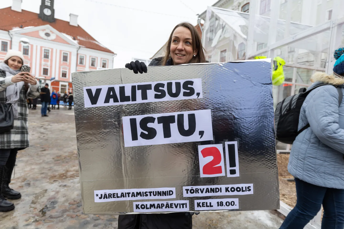 Kolmapäeval avaldasid õpetajad meelt Tartu raeplatsil.