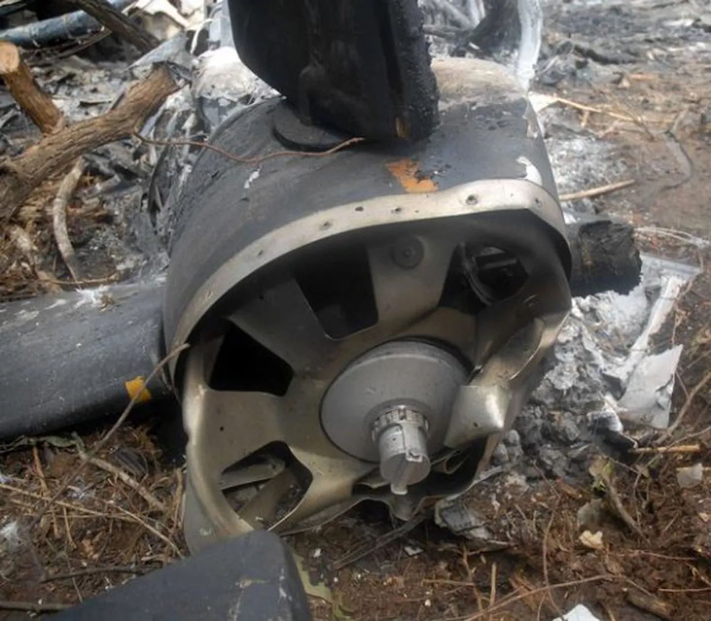 Мотор разбившегося самолета.