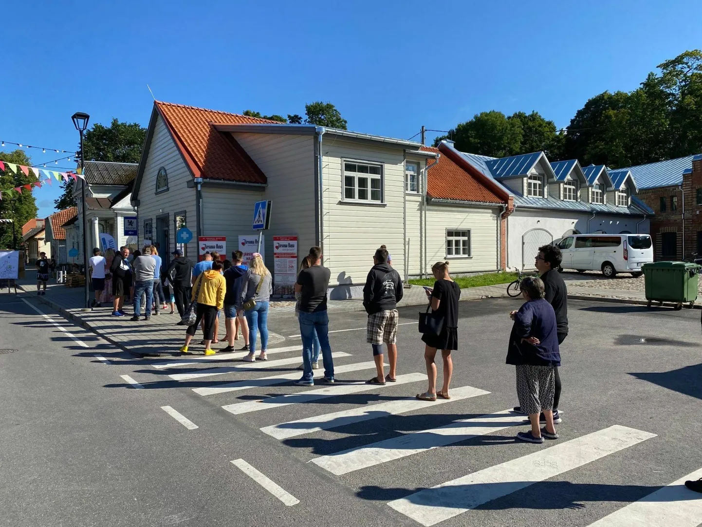 Möödunud aasta arvamusfestivali ajal avati tulevases muuseumis ajutine vaktsineerimispunkt, mis oli nii menukas, et seal lookles vaktsiinisoovijatest lausa saba.